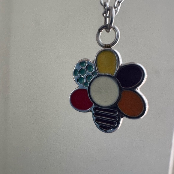Enamel l Flower Pendant Necklace - Picture 4 of 5
